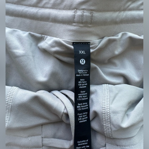 Luluemon license to train short lined 7” - Picture 6 of 6